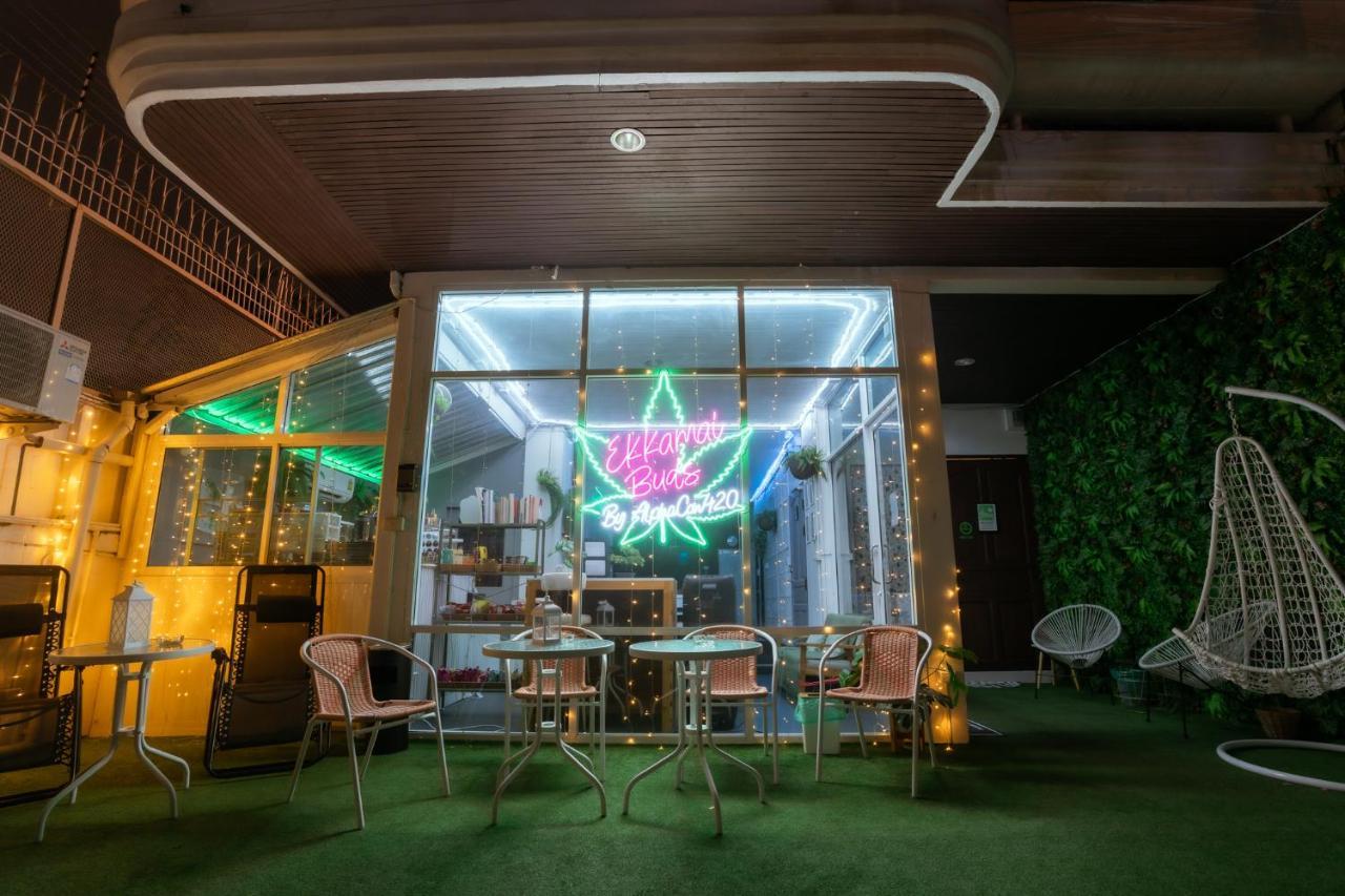 420 Hostel - Ekkamai Buds & Beds Bangkok Exterior foto