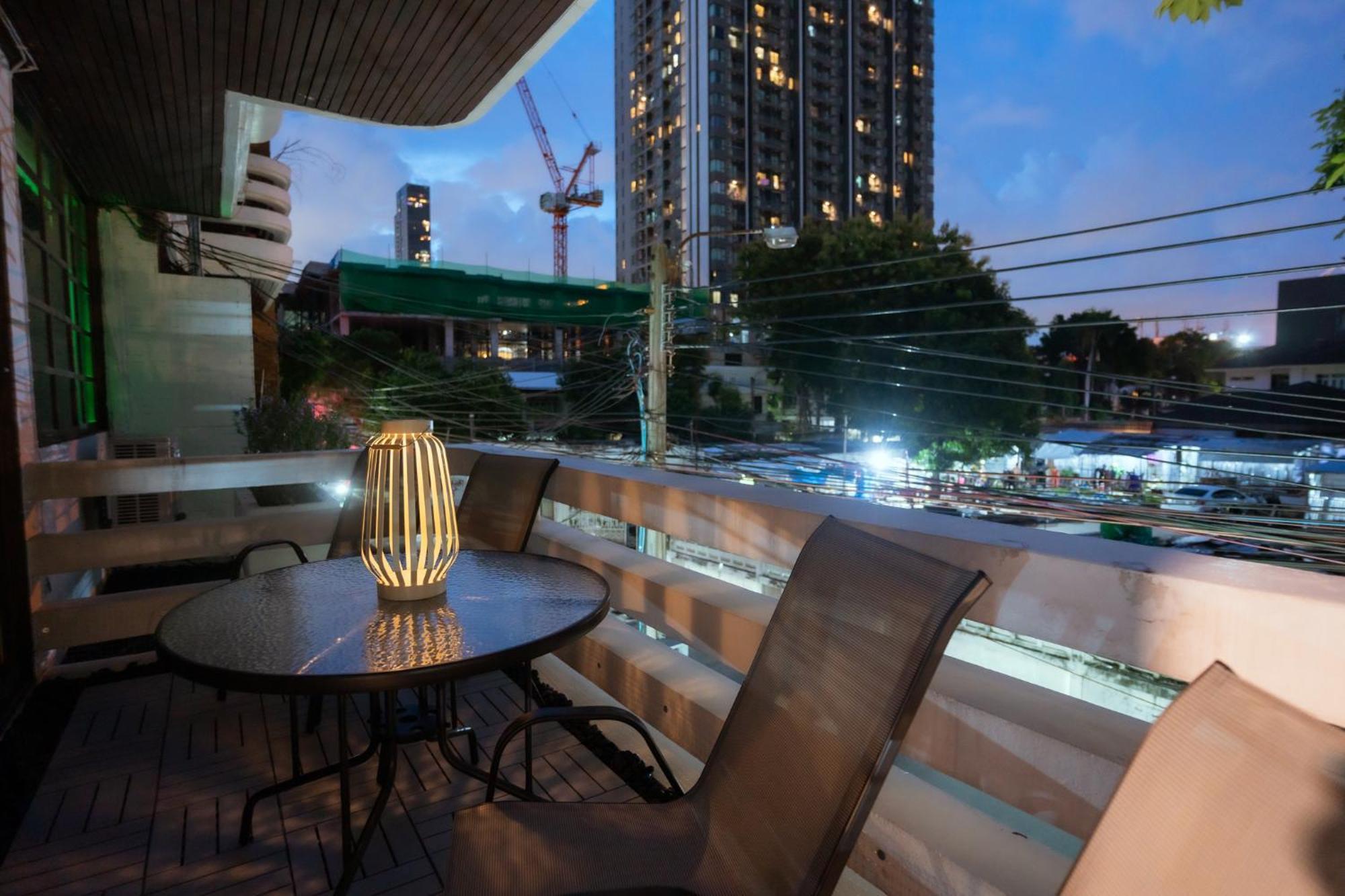 420 Hostel - Ekkamai Buds & Beds Bangkok Exterior foto