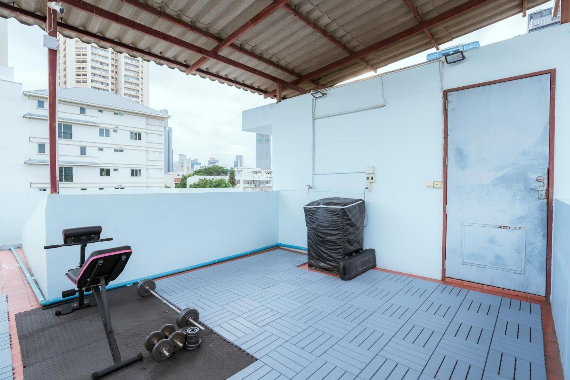 420 Hostel - Ekkamai Buds & Beds Bangkok Exterior foto